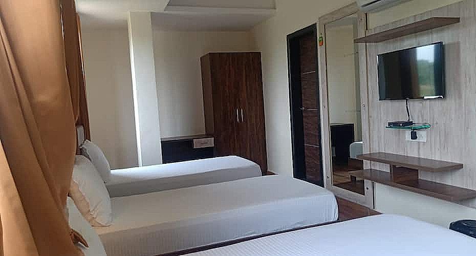Hotel Charan Kamal