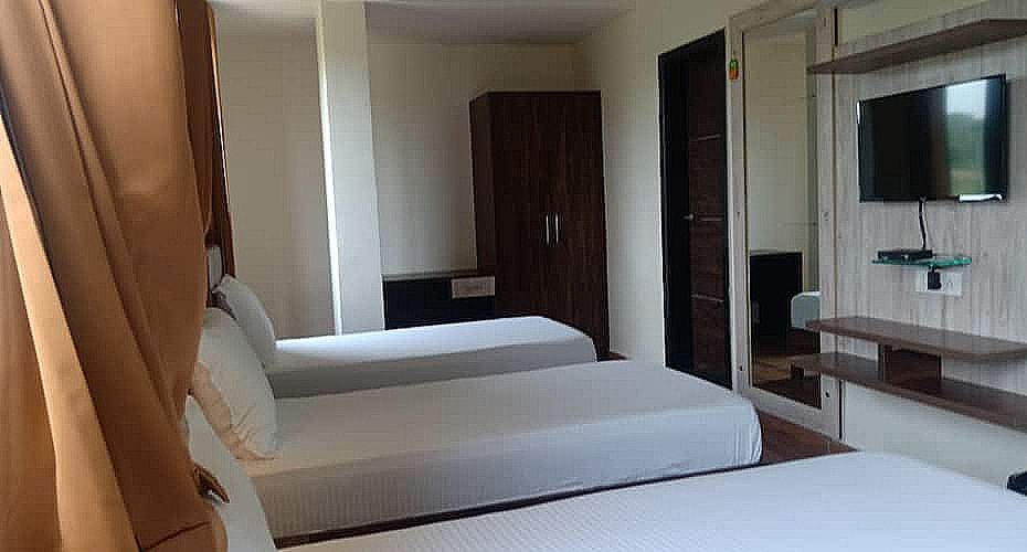Hotel Charan Kamal