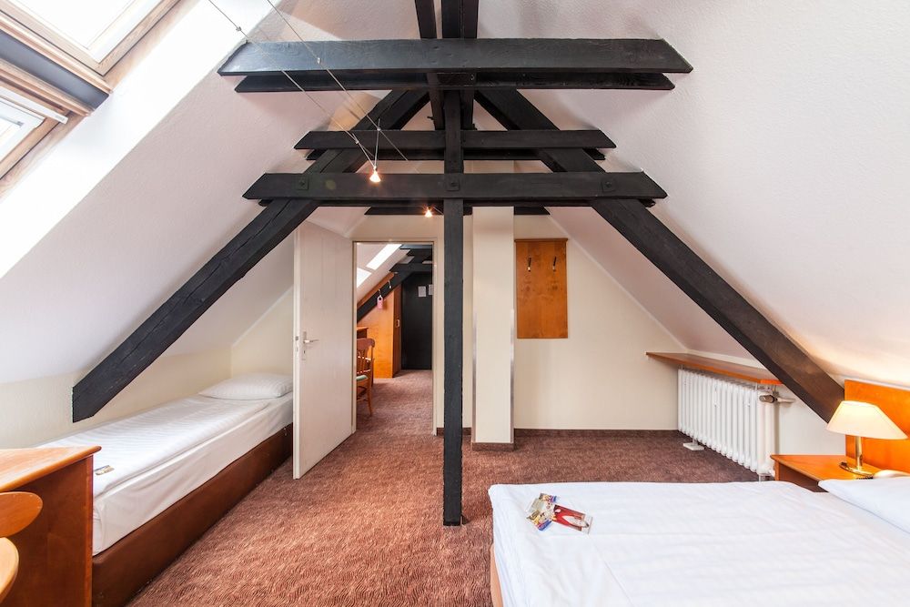 undefined Hotel Ahl Meerkatzen 2