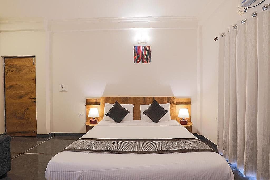 Harmal's Residency Deluxe Room 5