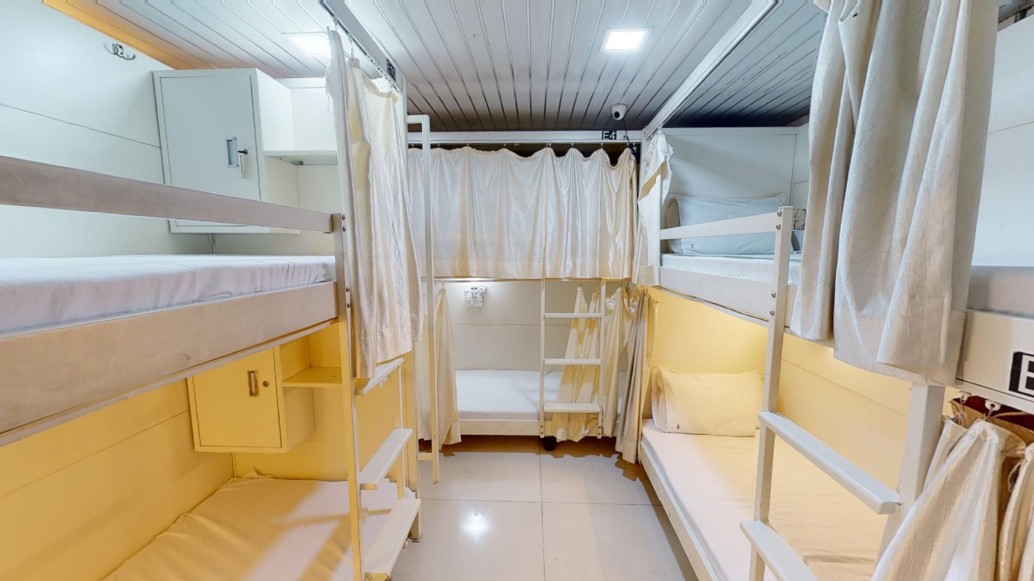 1 Person in 10-Bed Dormitory E - Mixed