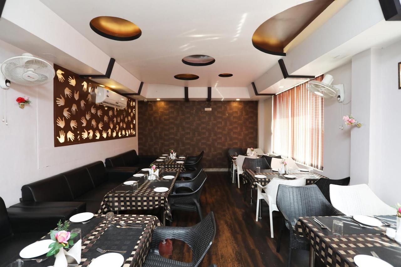 undefined OYO 23385 The Prestige Hotel & Convention 4