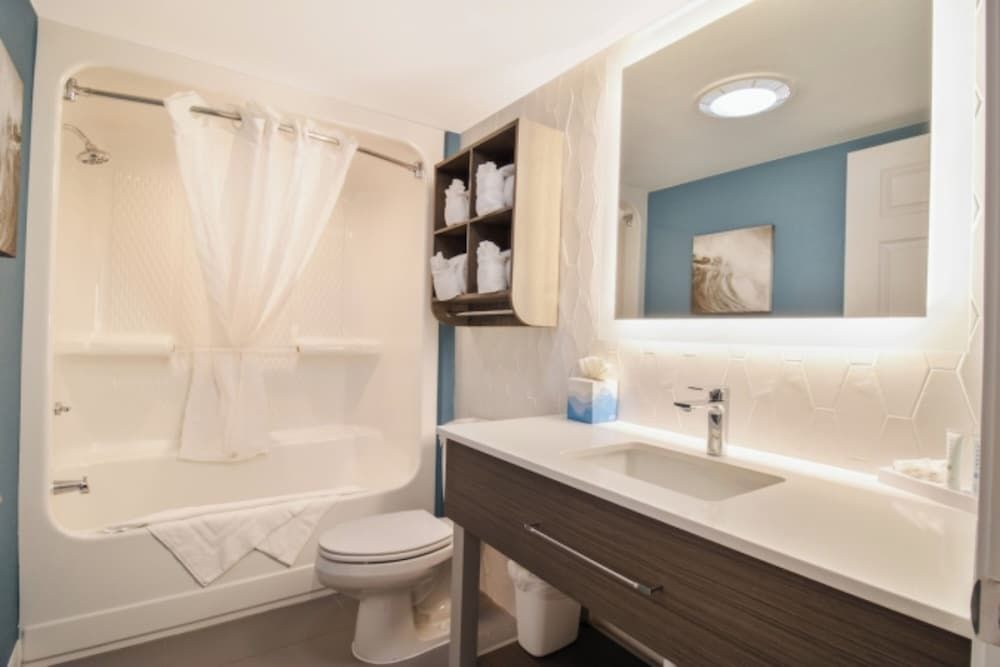 The Breakers Resort Paradise Oceanfront Deluxe Three Bedroom Condo 6Q 3