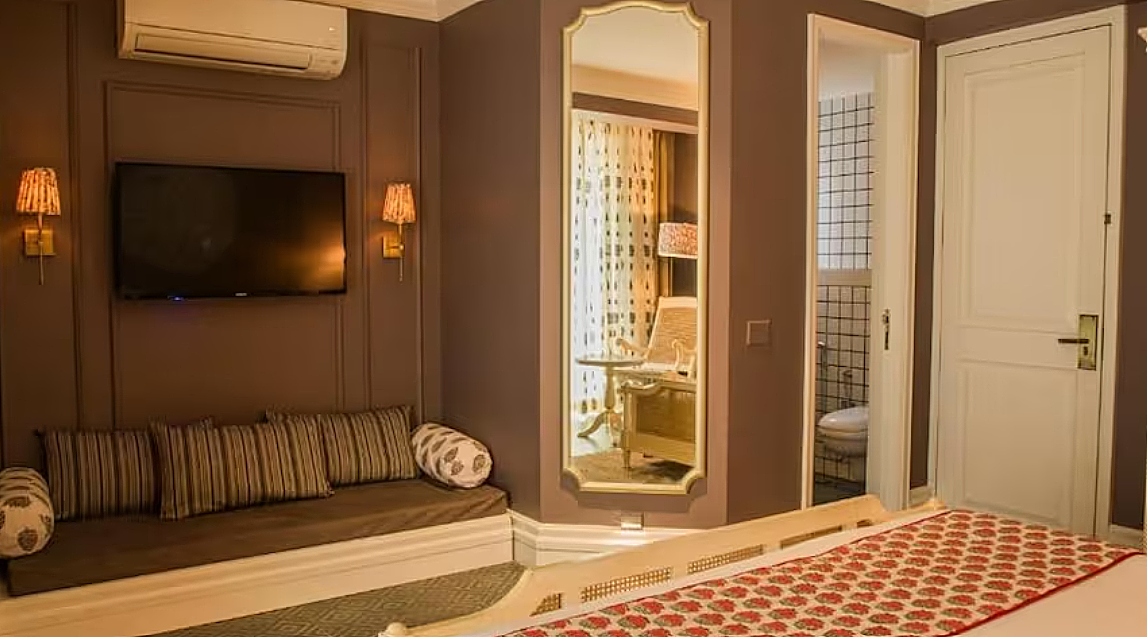 Red Thread Calangute Executive 9