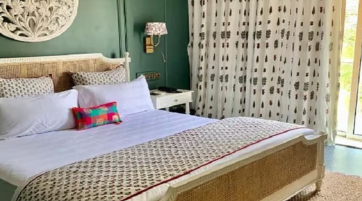 Red Thread Calangute Executive 4