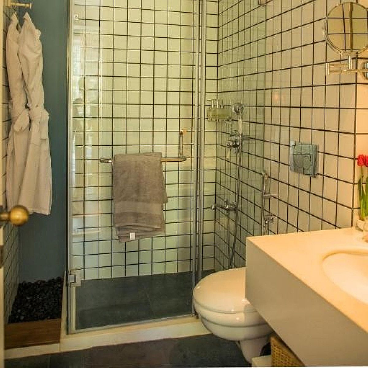 Red Thread Calangute Deluxe with Balcony 5