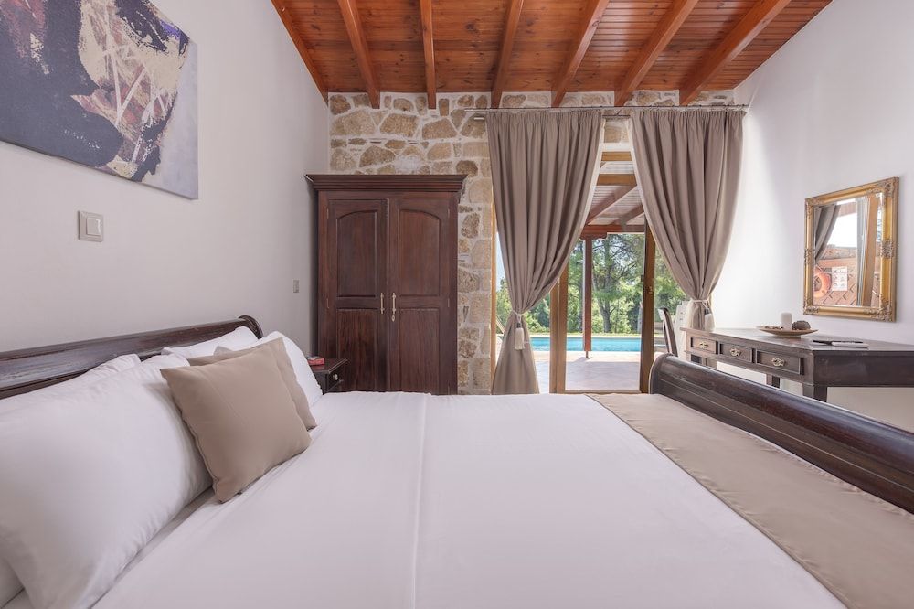 2 Bedroom Executive Suite with private pool