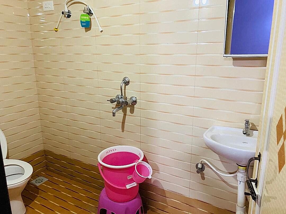 Vasundhara Guest House Standard Deluxe Double Room 2