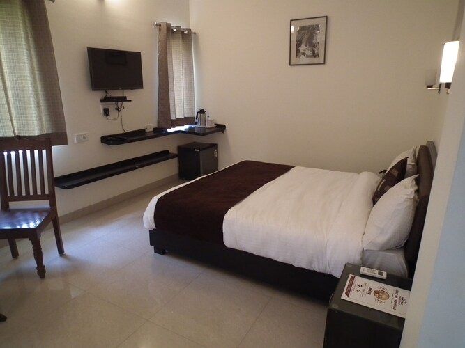 Home In The Hills - Resort & Resturants Deluxe Room 2