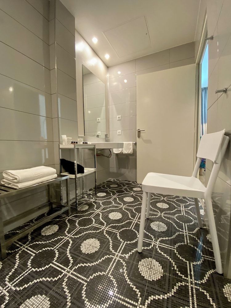 Le Basile Hôtel Double Room, Accessible, Ground Floor (PMR) 6