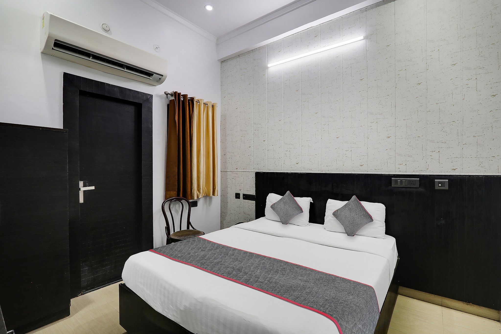 Super Townhouse Hotel Vaishnavi Inn Classic 12