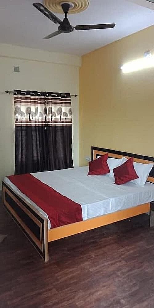 undefined Varanasi Paradise 10