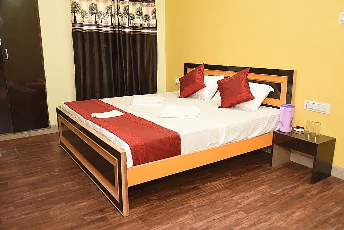 Varanasi Paradise Standard Room 10