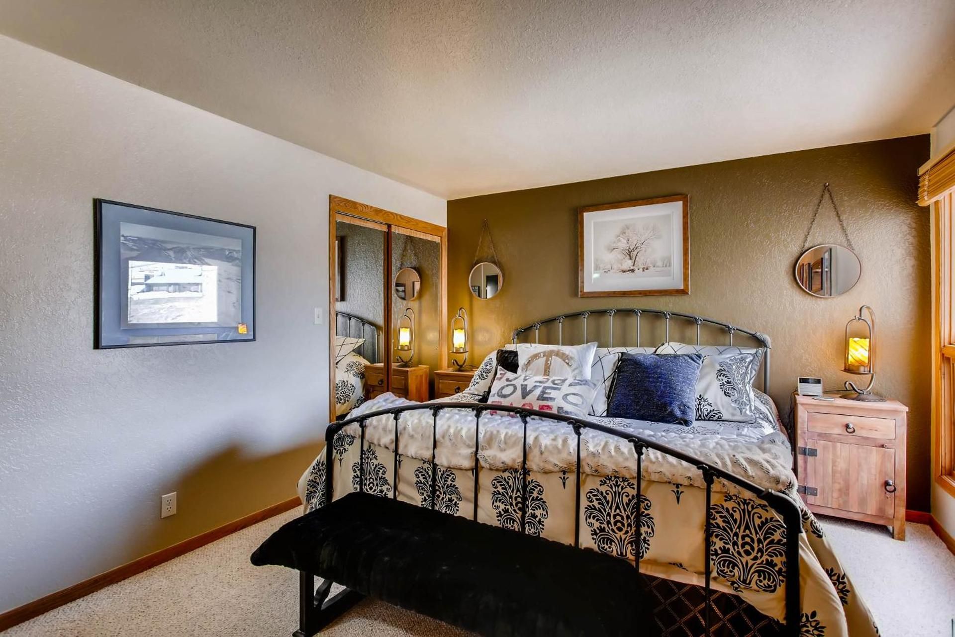 Plaza  5 Peak  3 Bedroom 3 Bath
