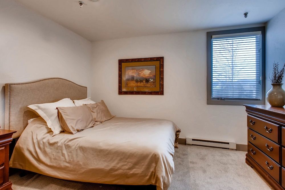 Room, 3 Bedrooms (Plaza, 5 Peak)