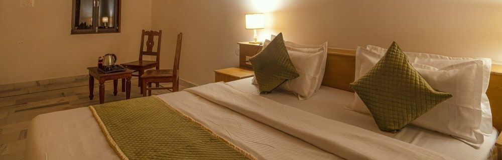 Shama Desert Camp Luxury Tent 10