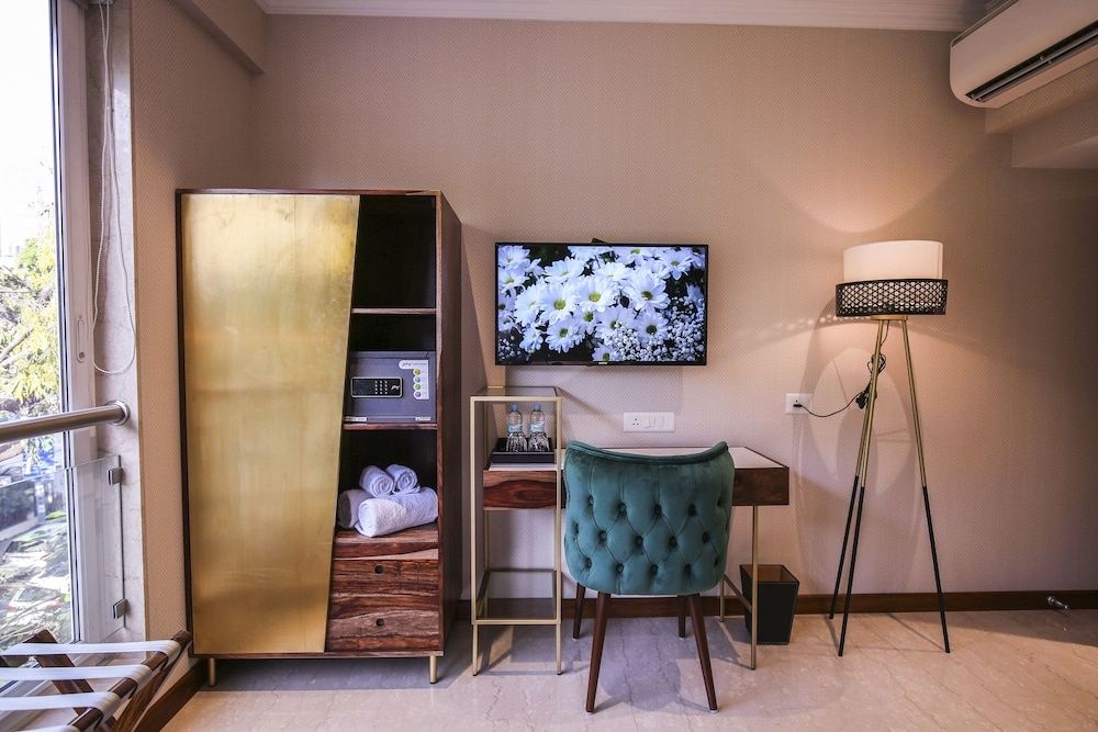 Theory9 Hotel & Premium Service Apartments Bandra Deluxe Room 12