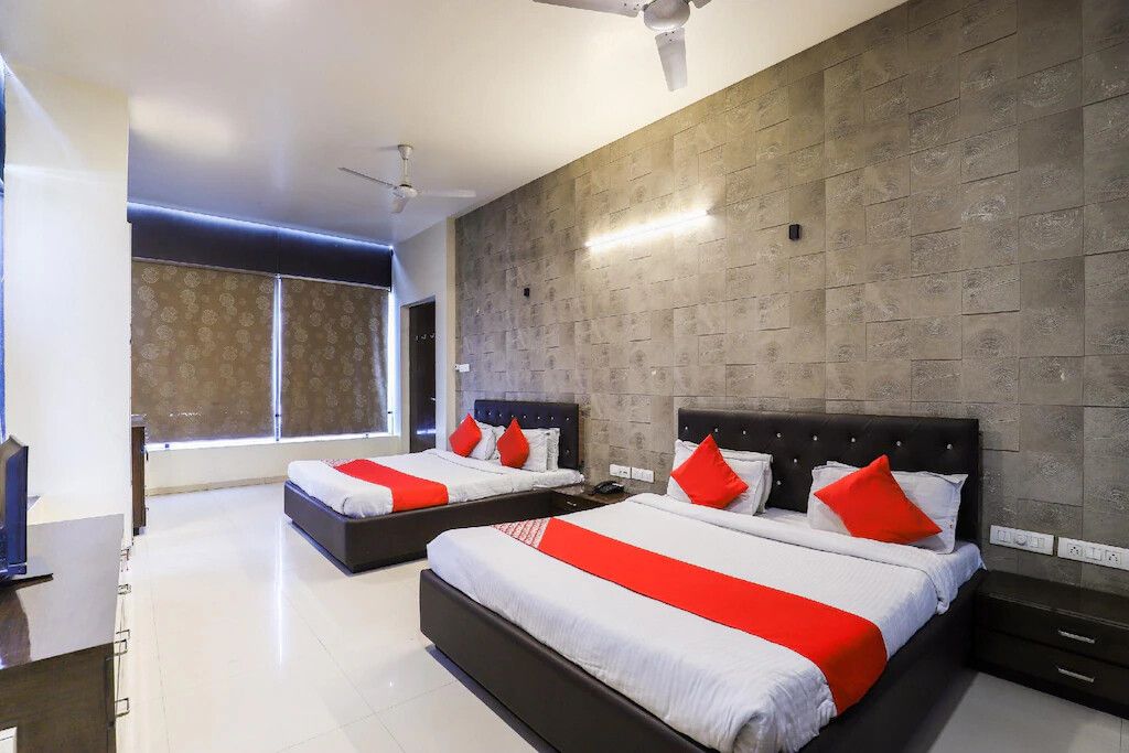 OYO 71730 Hotel Marigold King Room 5