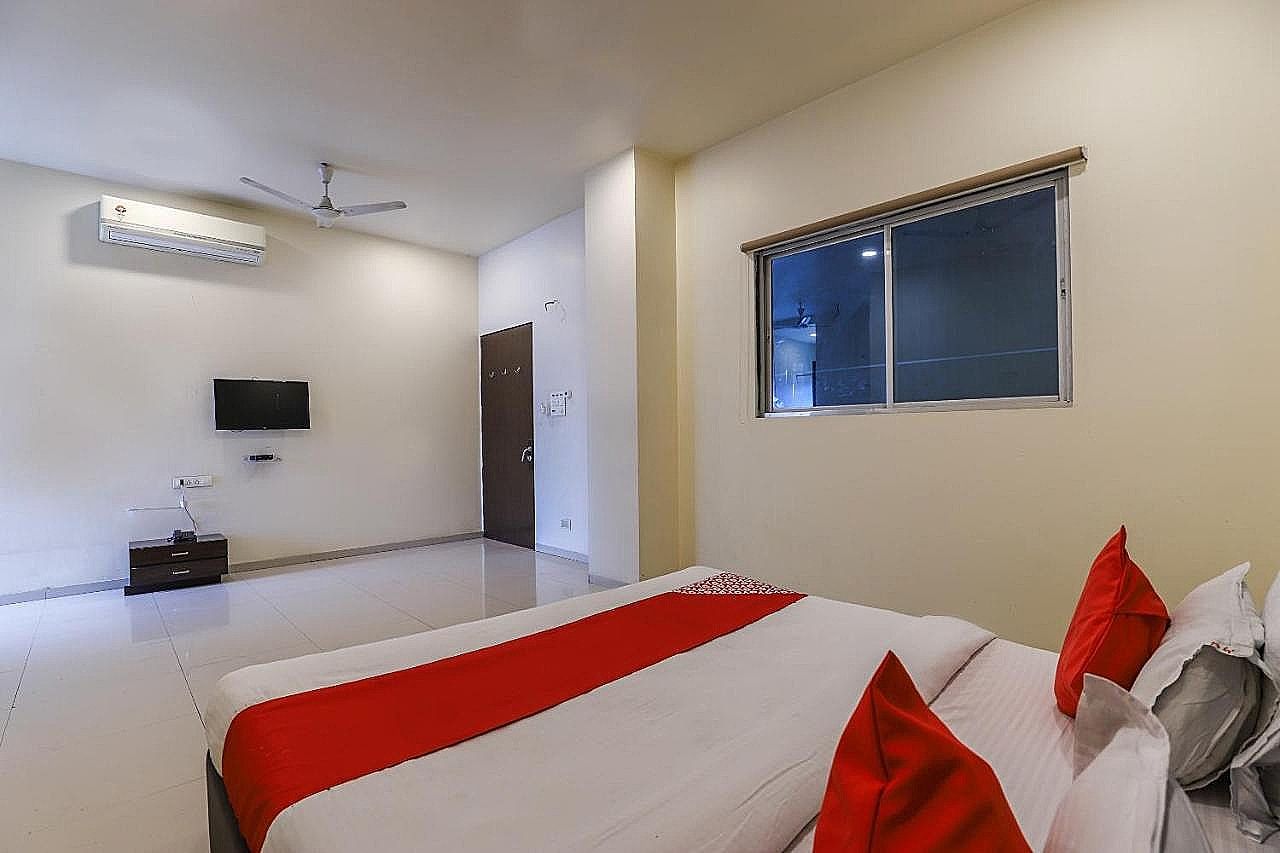 OYO 71730 Hotel Marigold King Room