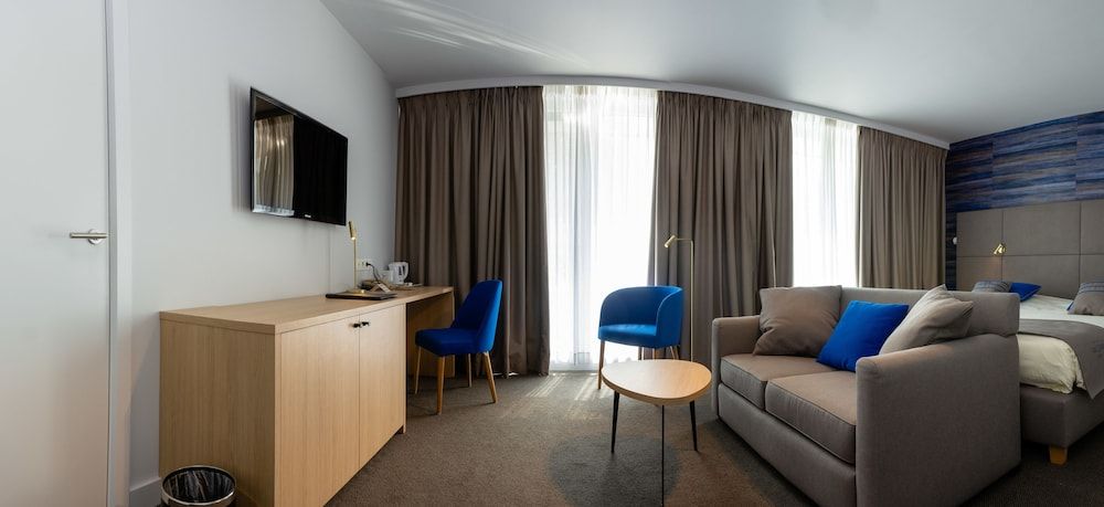 Hotel Les 3 Clés Family Room 4