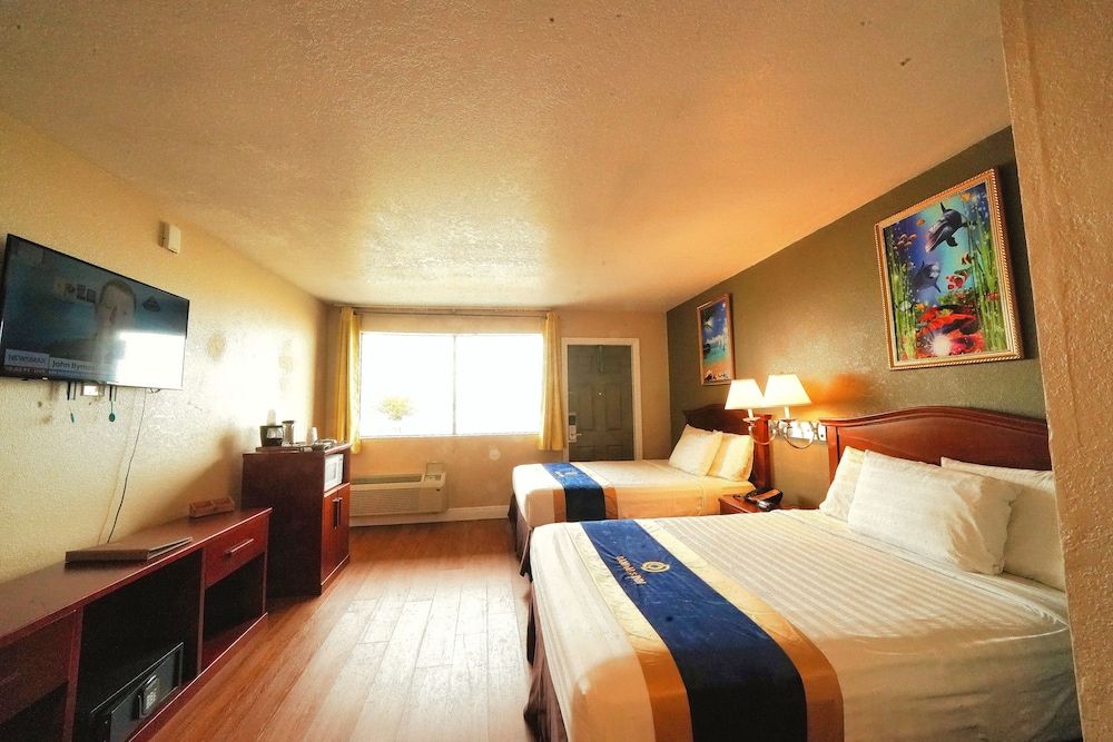 Standard Room, 2 Double Beds, Oceanfront