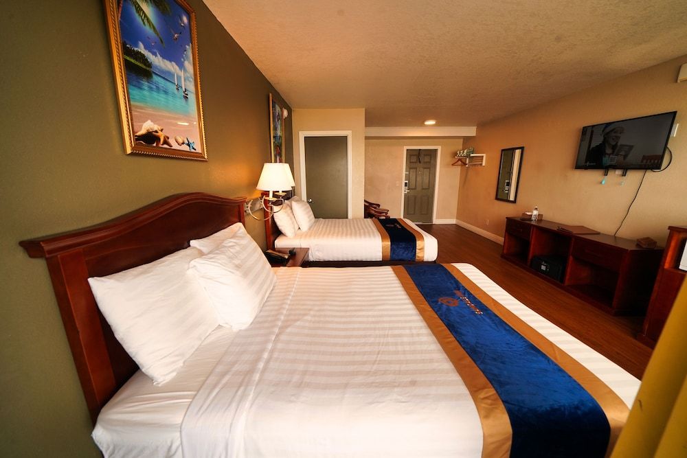 Standard Room, 2 Double Beds, Oceanfront