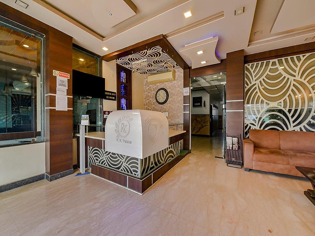 undefined OYO Townhouse 945 Hotel Rk Palace 2