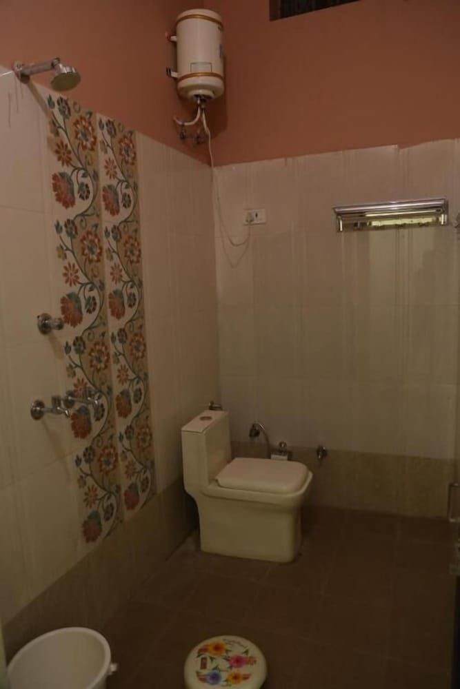 undefined Parvat Valley Resort 9