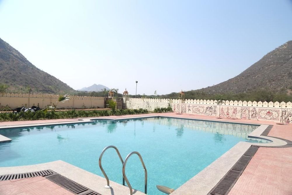 undefined Parvat Valley Resort 3