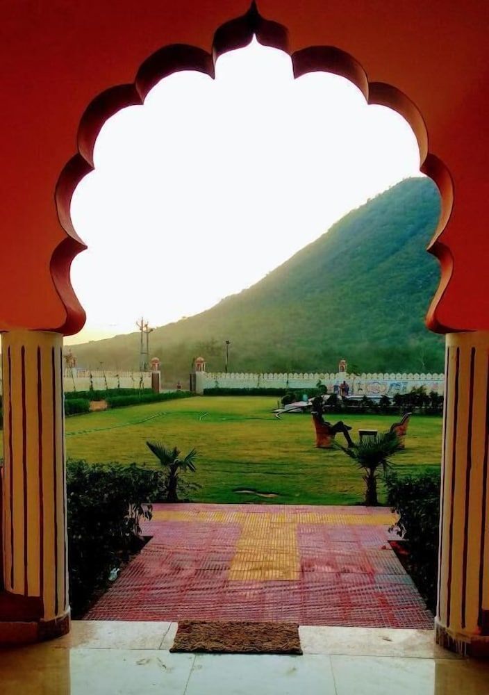 undefined Parvat Valley Resort 8