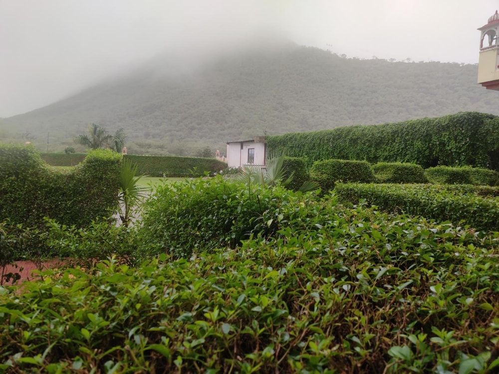 undefined Parvat Valley Resort 9