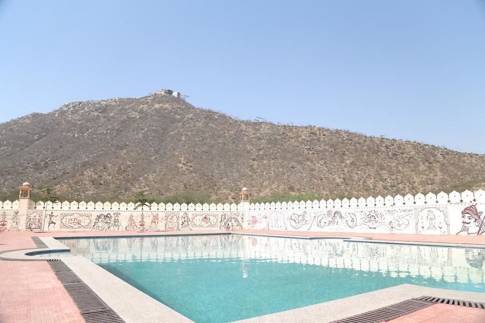 undefined Parvat Valley Resort 4