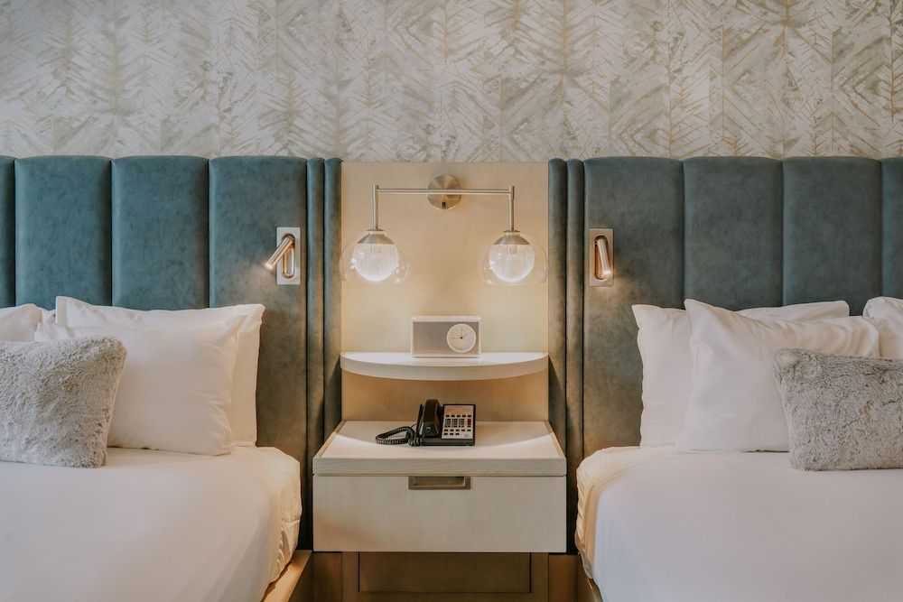 Room, 2 Queen Beds (Summit)