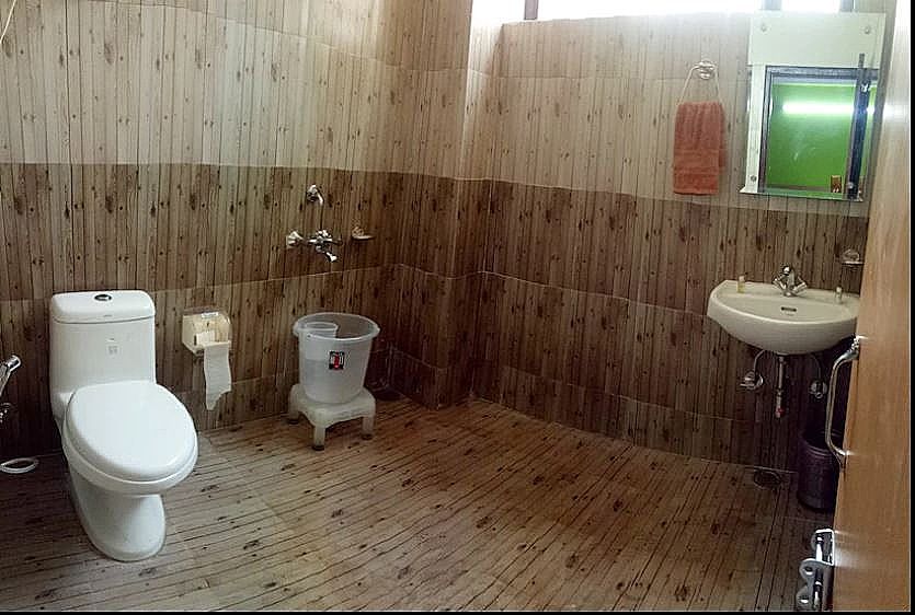 Divine Hill Shimla Deluxe Room (Non Valley facing) 4