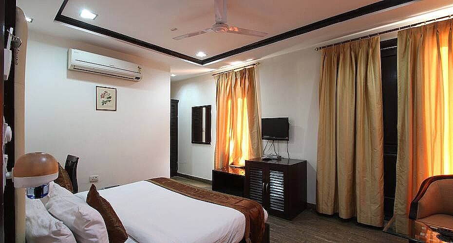 Hotel Veer Palace Deluxe Room 2