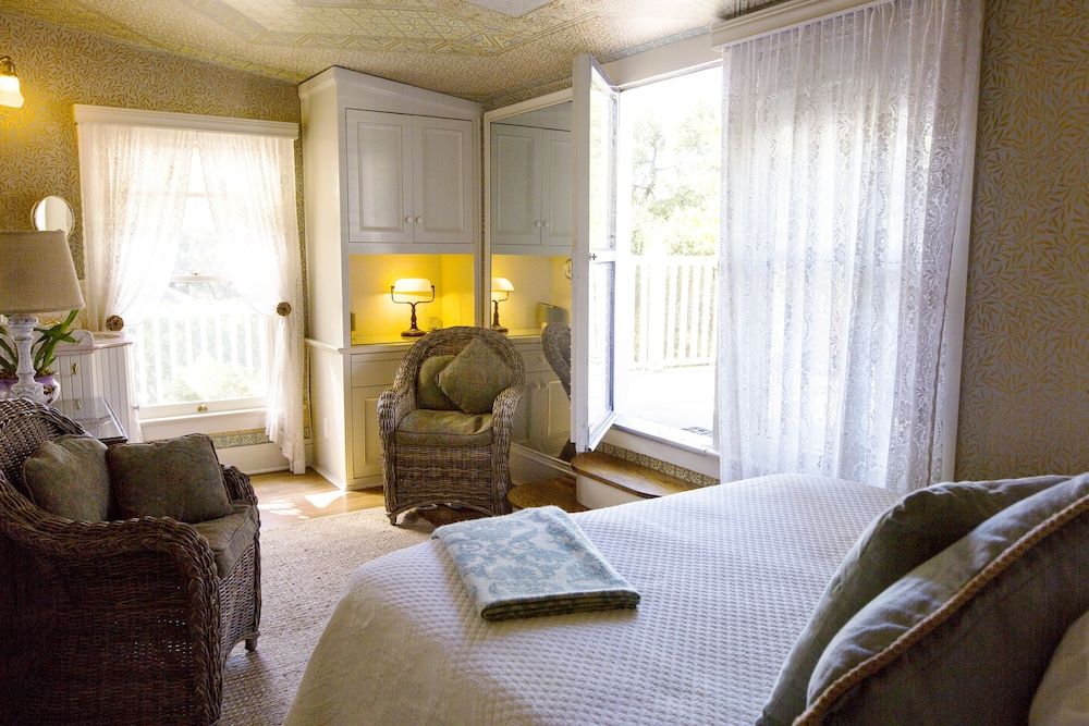 undefined Simpson House Inn 10