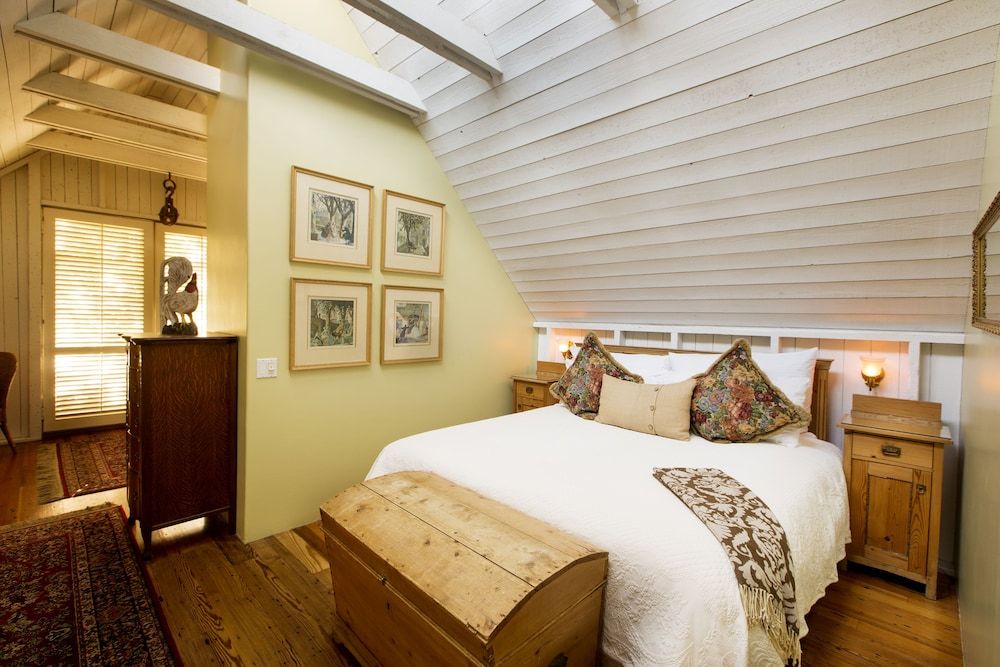 undefined Simpson House Inn 2