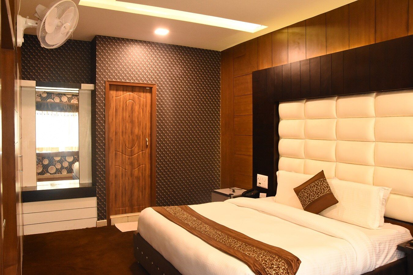 PRESIDENT SUITE ROOM