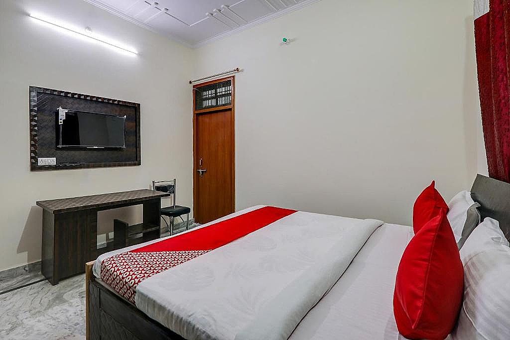 Hotel O by OYO Urmila Sadan Classic 3