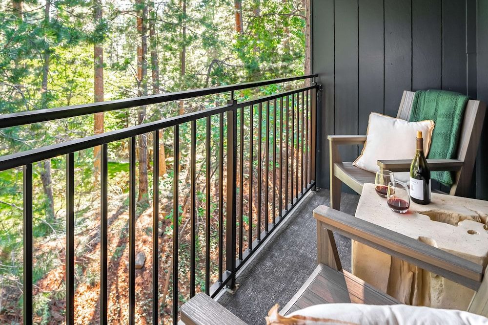 The Incline Lodge Signature Room, 1 King Bed 7