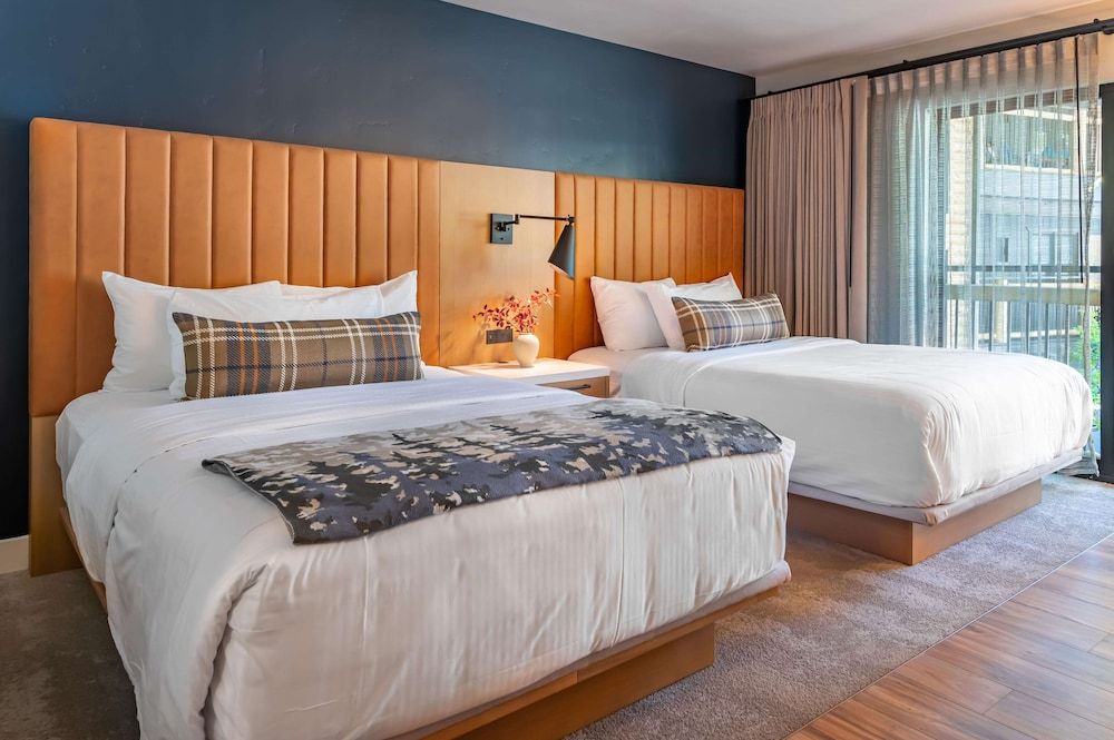 The Incline Lodge Standard Room, 2 Queen Beds 3