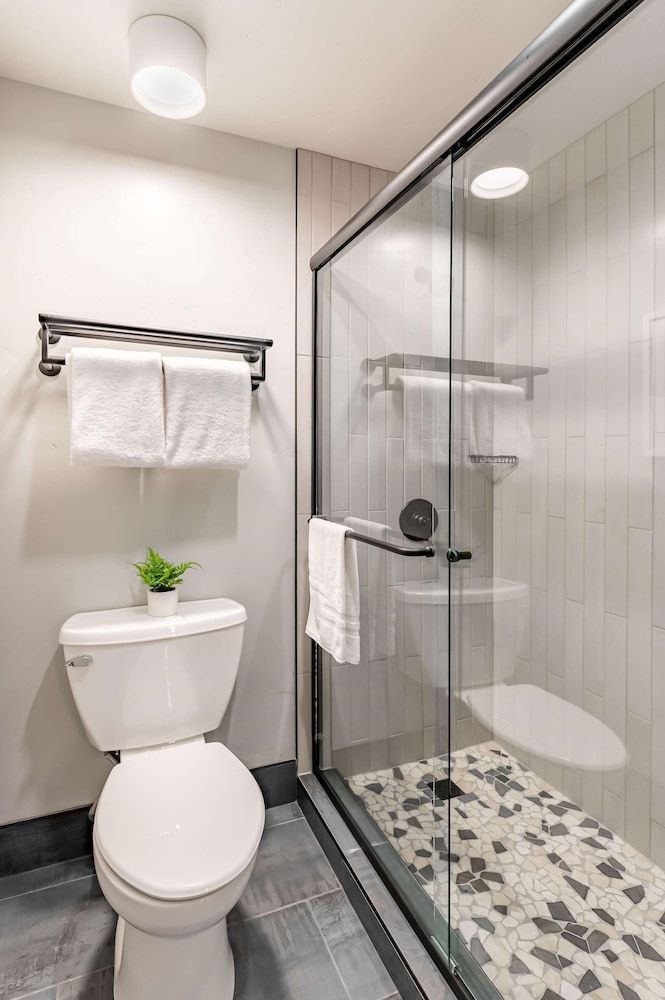 The Incline Lodge Standard Room, 2 Queen Beds 7