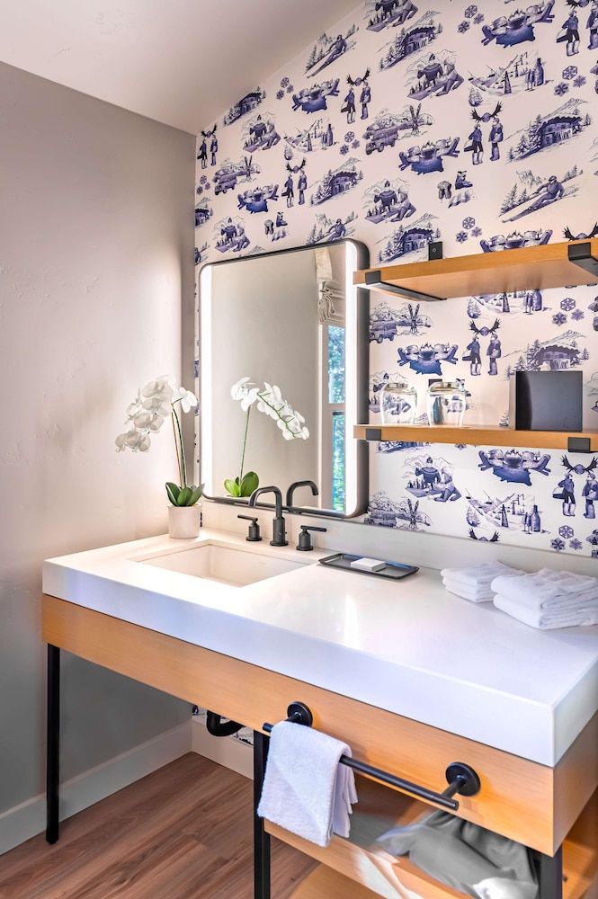 The Incline Lodge Standard Room, 2 Queen Beds 9