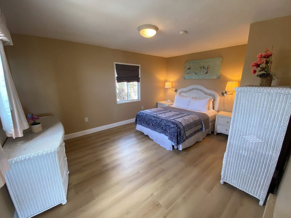 Cliff House Inn On The Ocean OCEAN VIEW TWO ROOM JACUZZI SUITE #12 9