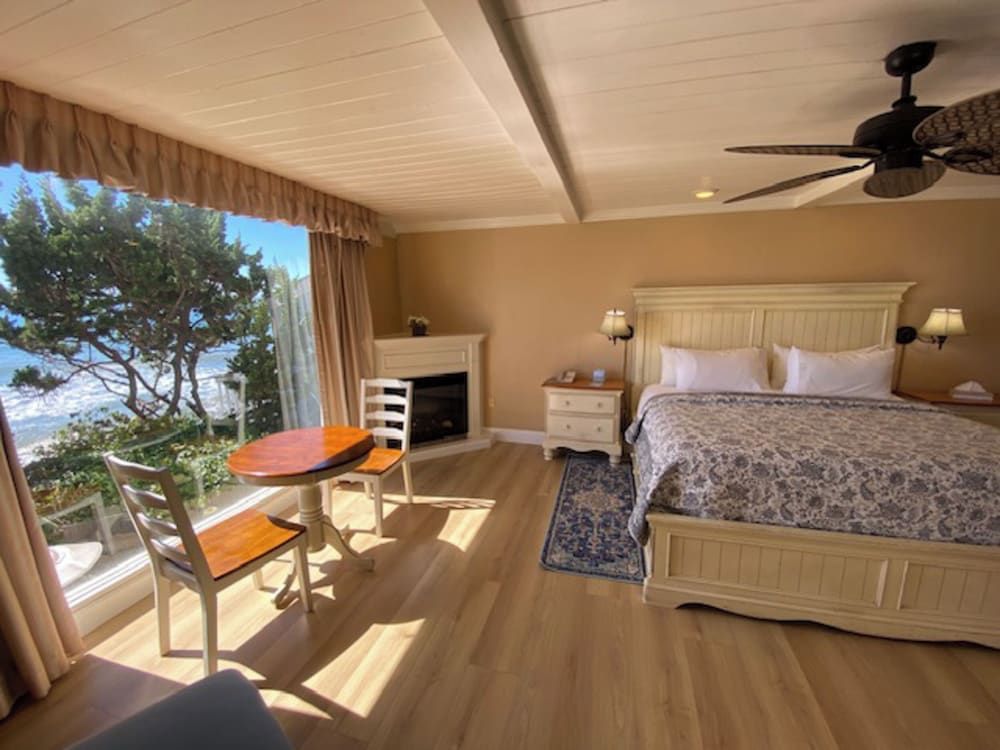 Cliff House Inn On The Ocean Deluxe Room #1, Ocean View, Fireplace 3
