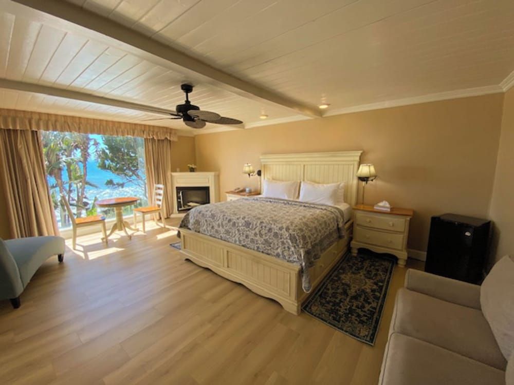 Cliff House Inn On The Ocean Deluxe Room #1, Ocean View, Fireplace