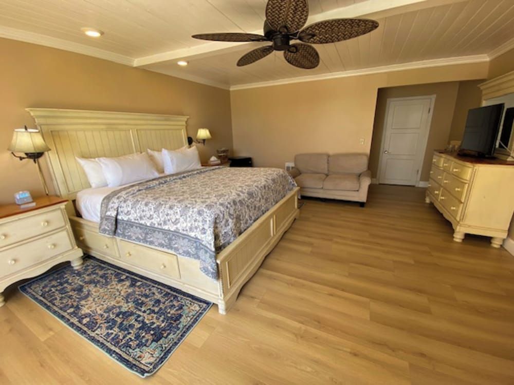 Cliff House Inn On The Ocean Deluxe Room #1, Ocean View, Fireplace 2