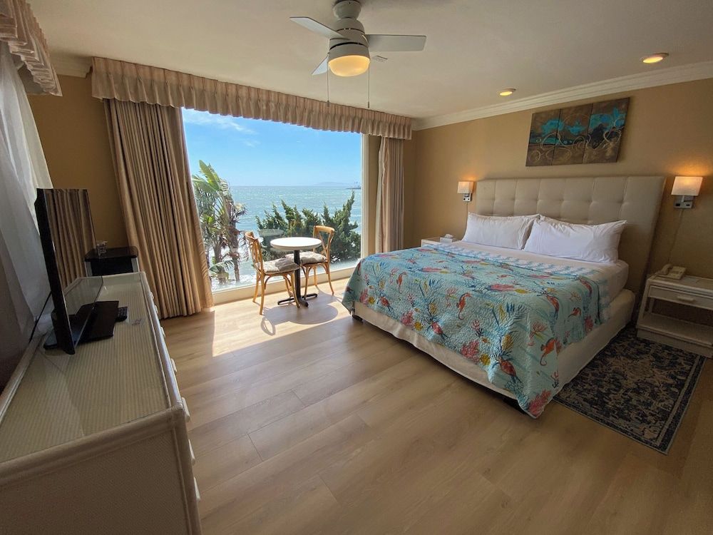 Cliff House Inn On The Ocean OCEAN VIEW TWO ROOM JACUZZI SUITE #12 2