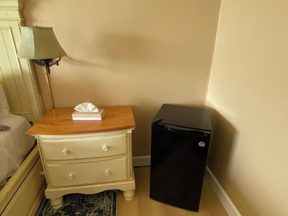 Cliff House Inn On The Ocean Deluxe Room #1, Ocean View, Fireplace 12