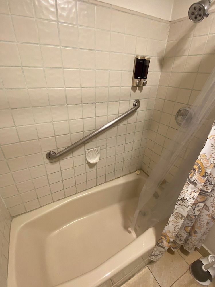 Cliff House Inn On The Ocean OCEAN VIEW DELUXE #11, KING + TWIN 4